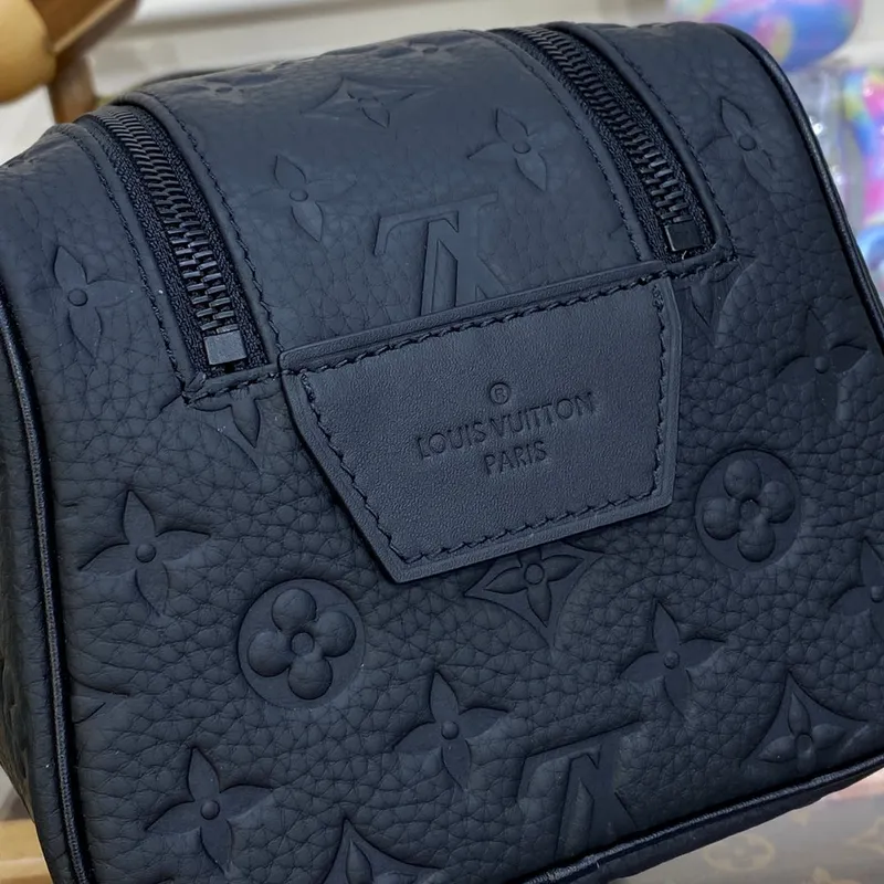 LV M59478 Louis Vuitton Dopp Kit Taurillon Monogram kůže Černá