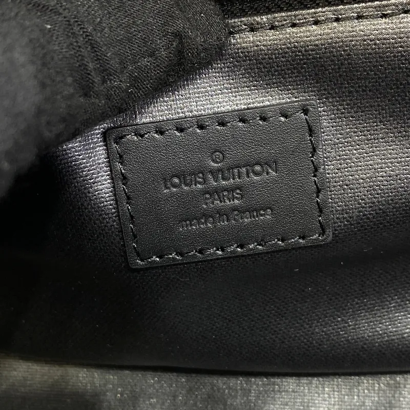 LV M59478 Louis Vuitton Dopp Kit Taurillon Monogram kůže Černá