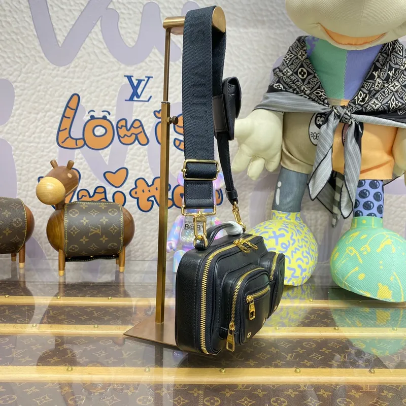LV M80450 Louis Vuitton Utility Crossbody Kůže telecí Černá