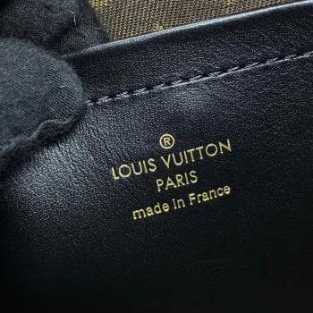 LV M80450 Louis Vuitton Utility Crossbody Kůže telecí Černá