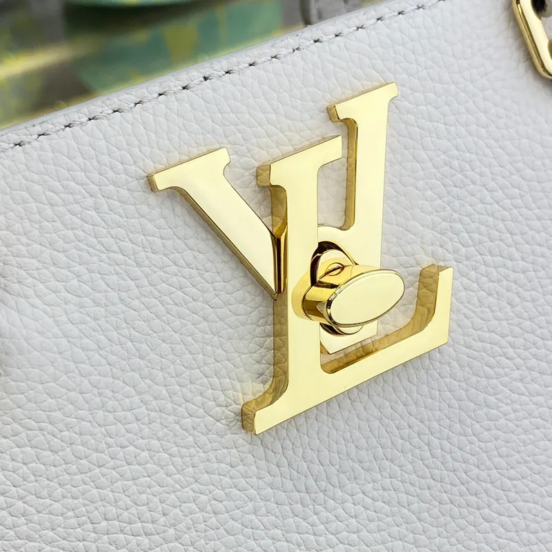 LV M23637 Louis Vuitton  Lock & Go Bag Lockme z jemné telecí kůže Quartz White