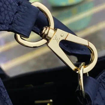 LV M22311 Louis Vuitton  Lock & Go Bag Lockme z jemné telecí kůže černé barvy