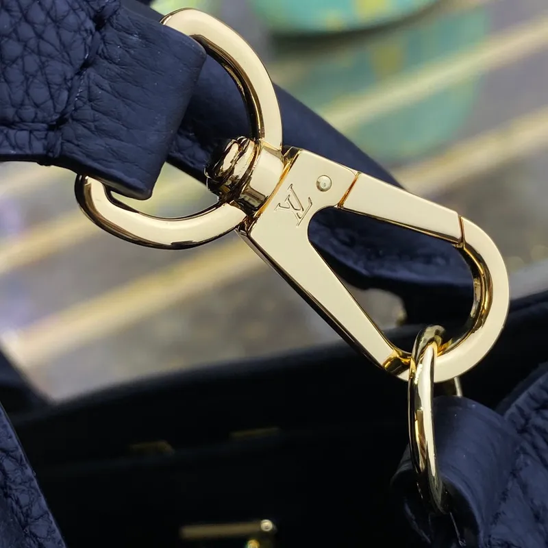 LV M22311 Louis Vuitton  Lock & Go Bag Lockme z jemné telecí kůže černé barvy