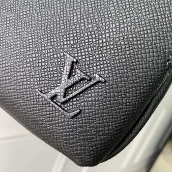LV M11657 Louis Vuitton Avenue Messenger Bag Černá