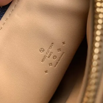 LV M24564 Louis Vuitton Coussin PM Kabelka z jehněčí kůže námořnická modrá