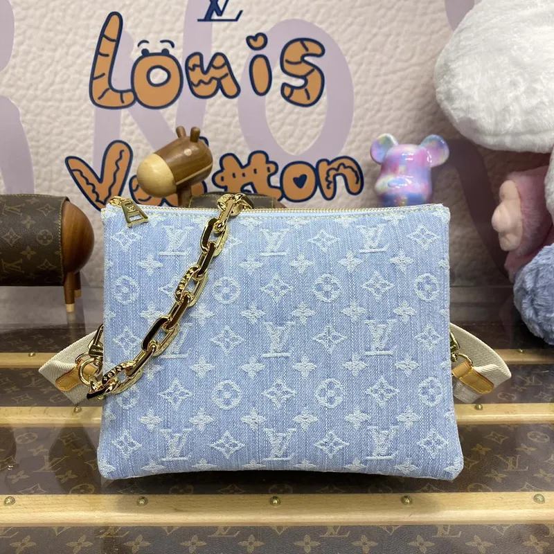 LV M24564 Louis Vuitton Coussin PM Kabelka z jehněčí kůže Světle modrá