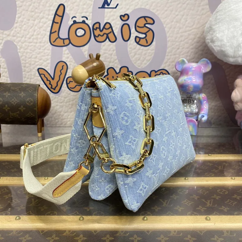 LV M24564 Louis Vuitton Coussin PM Kabelka z jehněčí kůže Světle modrá