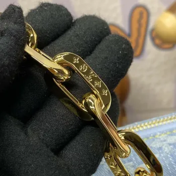 LV M24564 Louis Vuitton Coussin PM Kabelka z jehněčí kůže Světle modrá