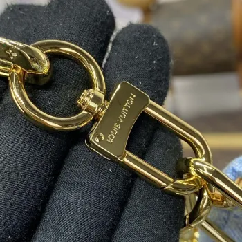 LV M24564 Louis Vuitton Coussin PM Kabelka z jehněčí kůže Světle modrá