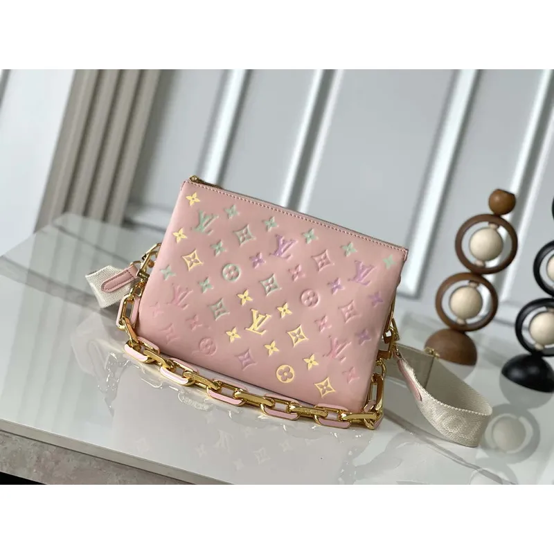 Louis Vuitton LV M11726 Coussin PM Kabelka z jehněčí kůže Jasmine Pink