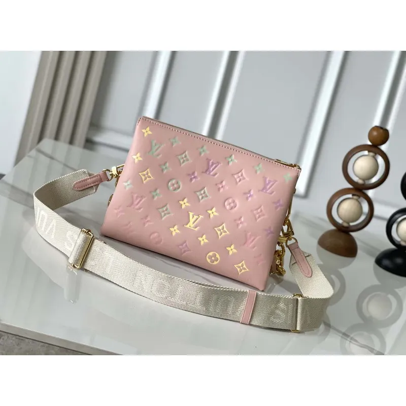 Louis Vuitton LV M11726 Coussin PM Kabelka z jehněčí kůže Jasmine Pink