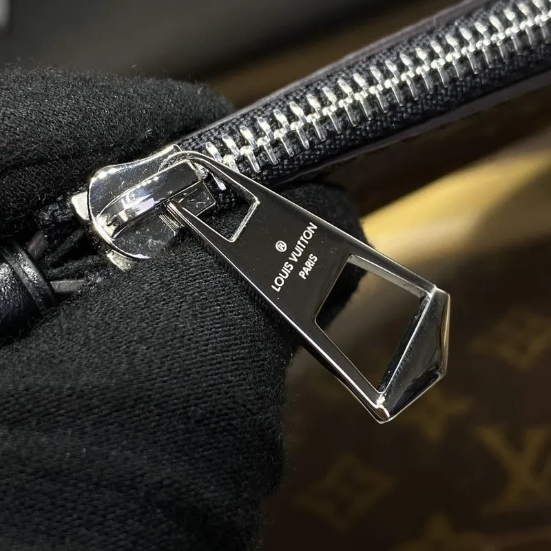 LV M25143 Louis Vuitton CarryAll Dark MM Taška Černá