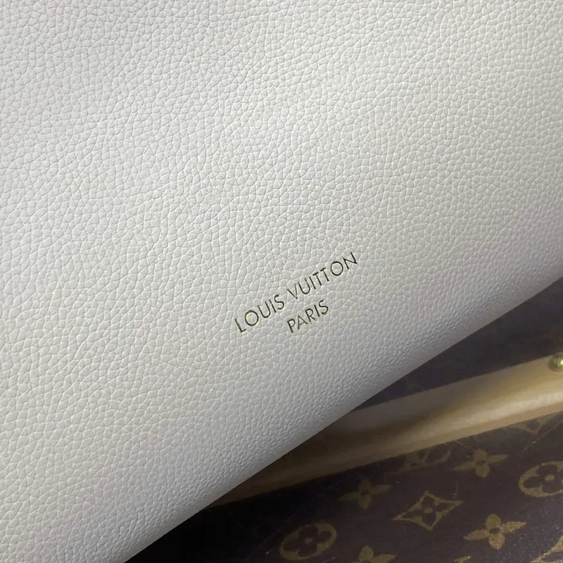 LV M25341 Louis Vuitton Low Key Cabas MM Taška off white