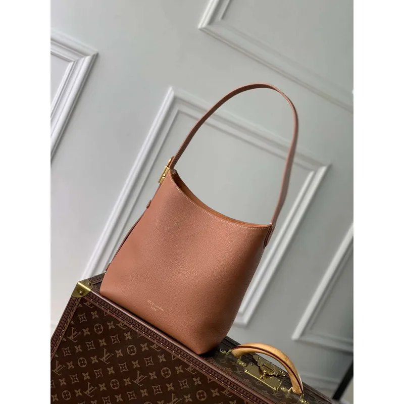 LV M25354 Louis Vuitton Low Key Hobo PM Taška Cognac