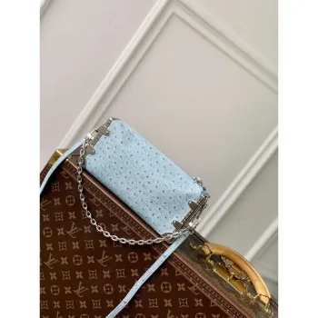 LV M25445 Louis Vuitton Slim Trunk Bag Pštrosí vzor Světle modrá