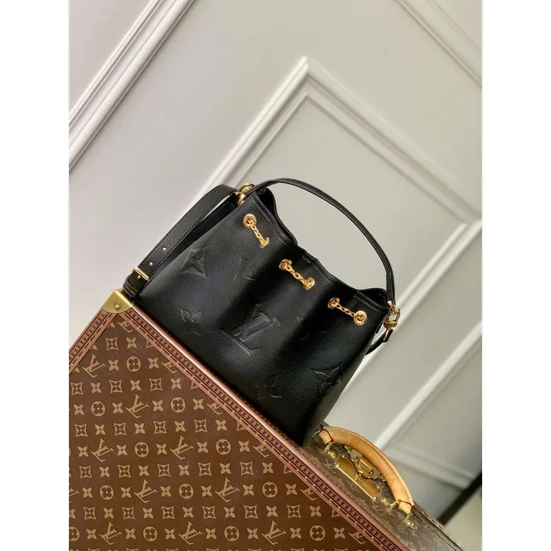 LV M47209 Louis Vuitton LV Bundle Bag Monogram Empreinte Kůže Černá