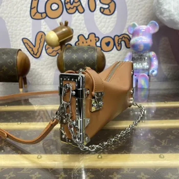 LV M25445 Louis Vuitton Slim Trunk Bag Hnědá