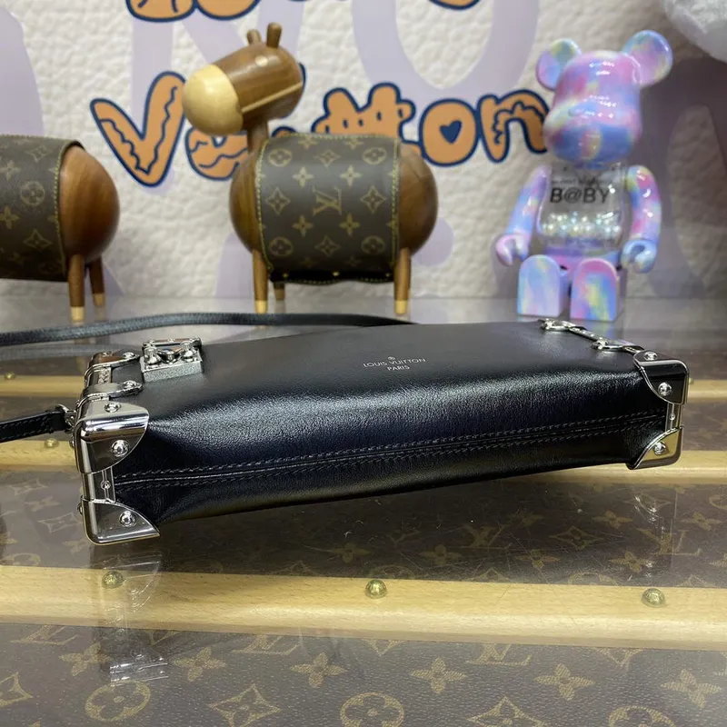 LV M25445 Louis Vuitton Slim Trunk Bag Černá