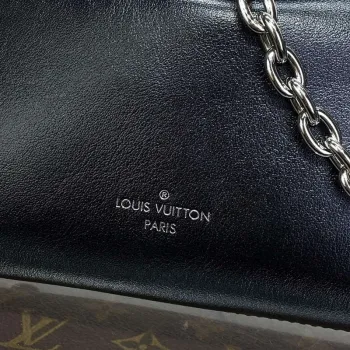 LV M25445 Louis Vuitton Slim Trunk Bag Černá