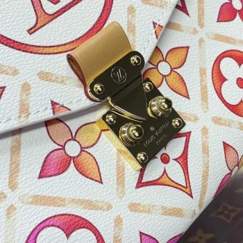 LV M11461 Louis Vuitton Pochette Métis Kabelka Korálová