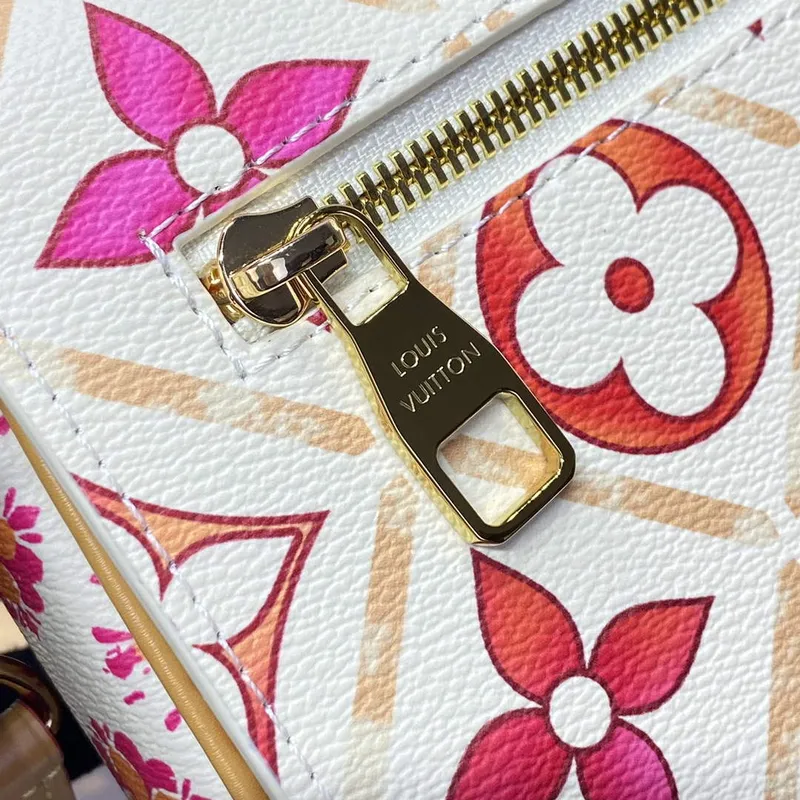 LV M11461 Louis Vuitton Pochette Métis Kabelka Korálová