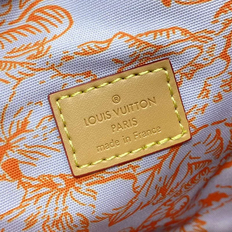 LV M11461 Louis Vuitton Pochette Métis Kabelka Korálová