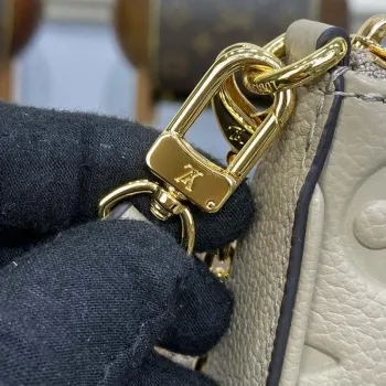 LV M81862 Louis Vuitton Easy Pouch On Strap Bag Monogram empreinte Tourterelle Béžová
