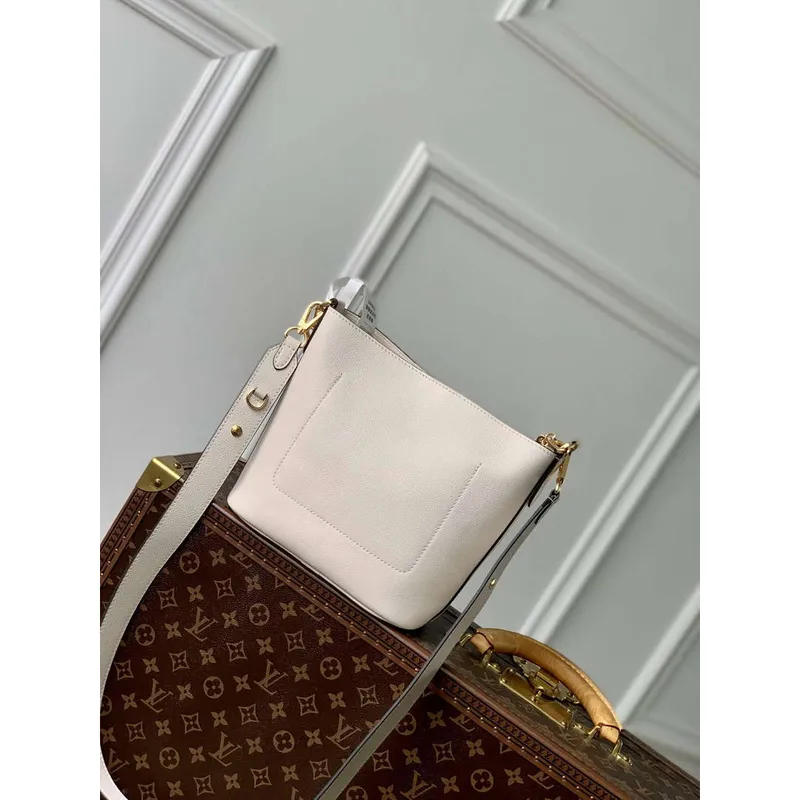 LV M24638 Louis Vuitton Lock and Walk Bucket Bag Quartz