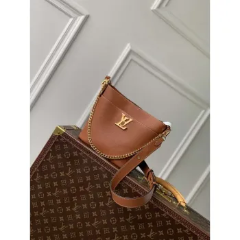 LV M24165 Louis Vuitton Lock and Walk Bucket Bag Kávově hnědá