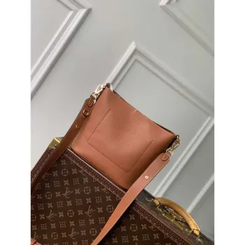 LV M24165 Louis Vuitton Lock and Walk Bucket Bag Kávově hnědá
