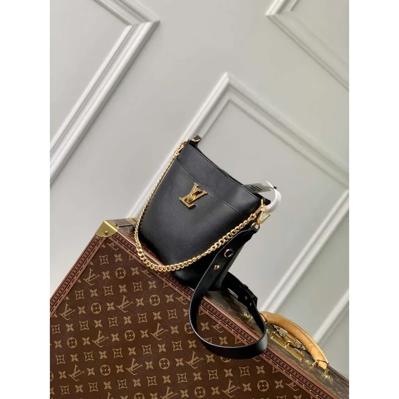LV M24006 Louis Vuitton Lock and Walk Bucket Bag Černá