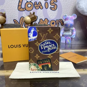 LV M83519 Obal na pas Louis Vuitton Monogram Canvas