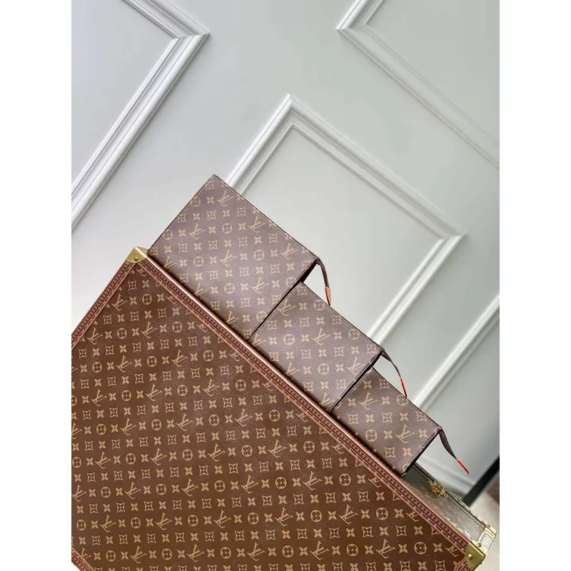 LV M47195 Louis Vuitton Trio Toaletní Pouch Taška