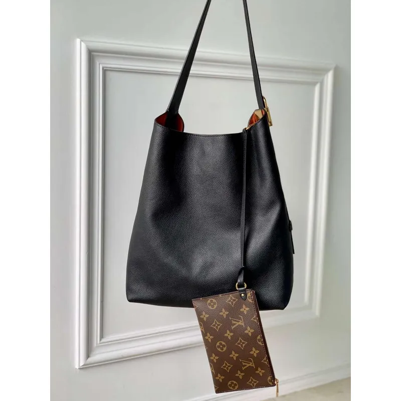 LV M24856 Louis Vuitton Low Key Hobo MM Kabelka Černá