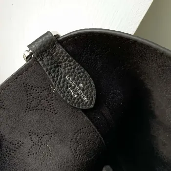 LV M21848 Louis Vuitton Blossom PM Mahina Tote Bag Černá