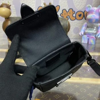 LV M83148 Louis Vuitton Pico S Lock Bag Černá