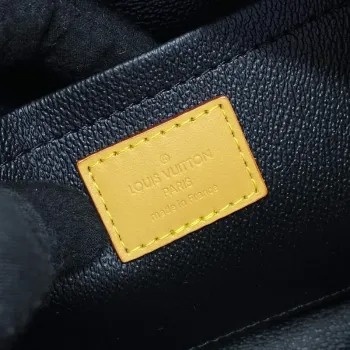 LV M47069 Louis Vuitton Locker Dopp Kit Čokoláda