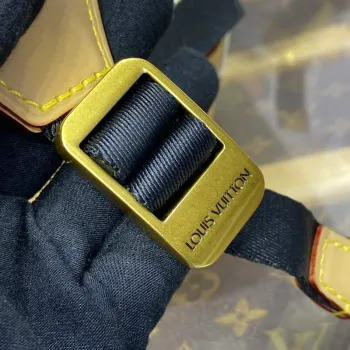 LV M25240 Louis Vuitton Christopher MM Batoh Vanilka