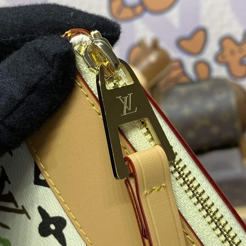 LV M83568 Louis Vuitton Pochette Voyage Souple Vanilla
