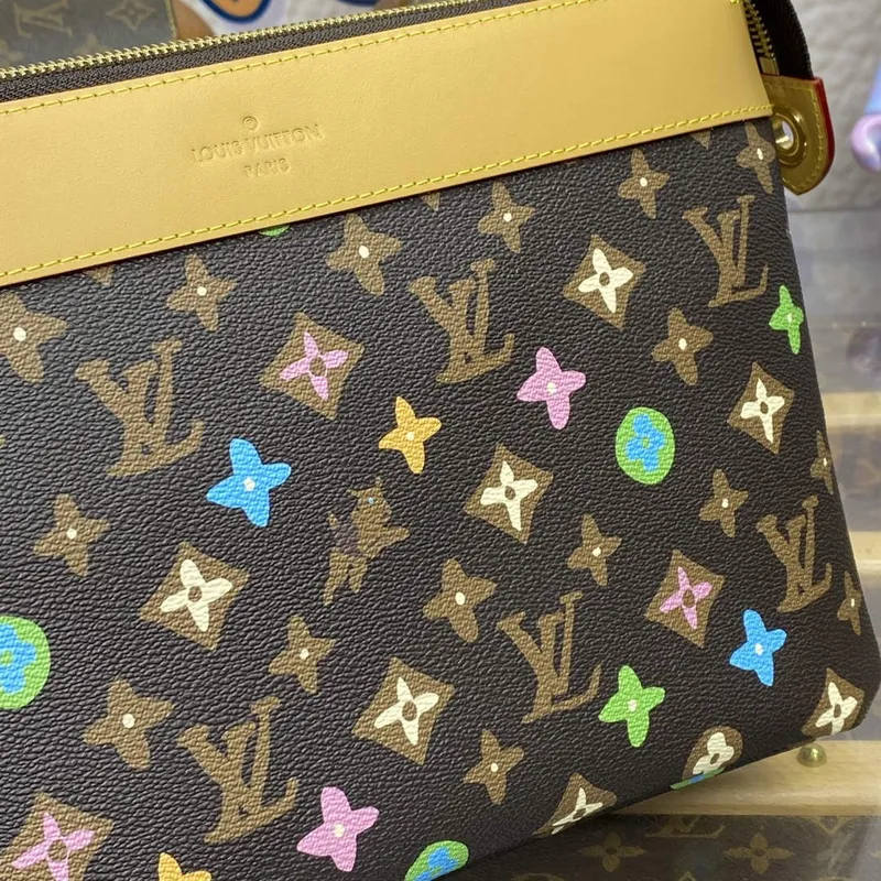 LV M83568 Louis Vuitton Pochette Voyage Souple Čokoláda