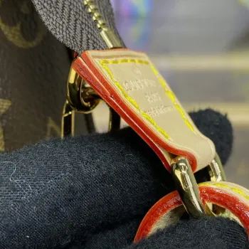 LV M82766 Louis Vuitton Pochette Accessoires Taška