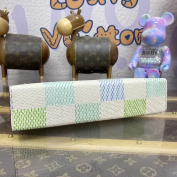 LV N40740 Louis Vuitton Toaletní taška Pistáciově zelená