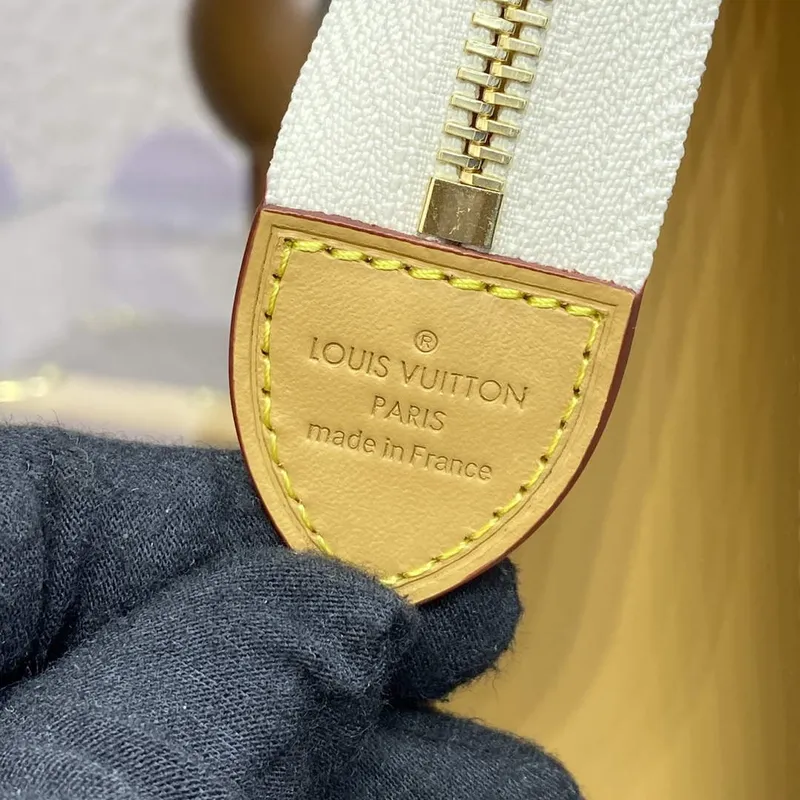 LV N40740 Louis Vuitton Toaletní taška Pistáciově zelená