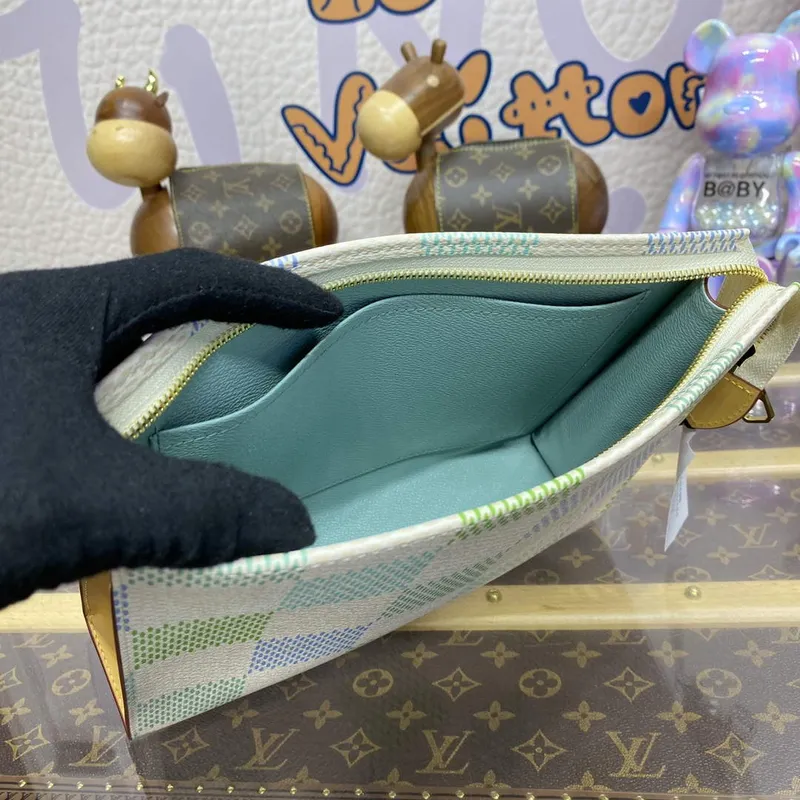 LV N40740 Louis Vuitton Toaletní taška Pistáciově zelená