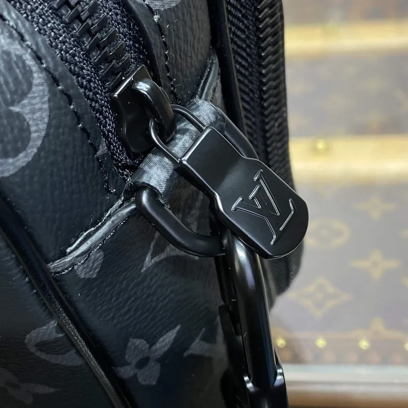 LV M46955 Louis Vuitton Alpha Messenger Bag Černá