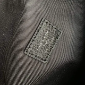 LV M31033 Batoh Louis Vuitton Discovery Černý