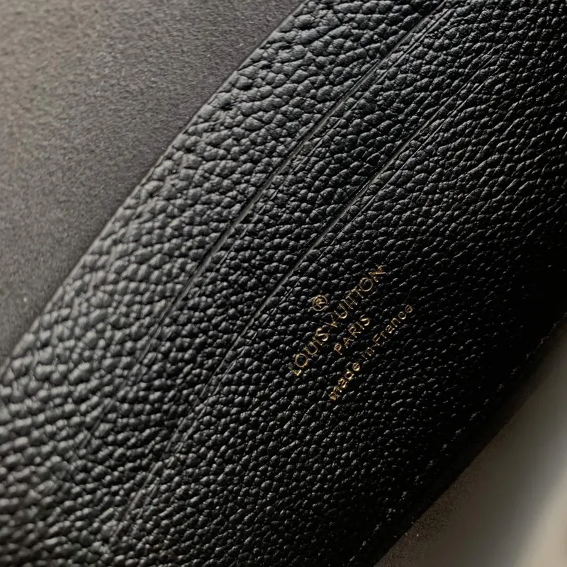 LV M46919 Kabelka Louis Vuitton Wallet On Chain Lily Černá