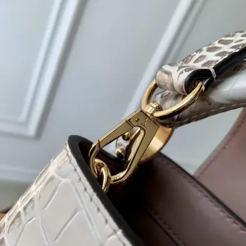 LV M48865 Louis Vuitton Capucines BB Kabelka Himaláje