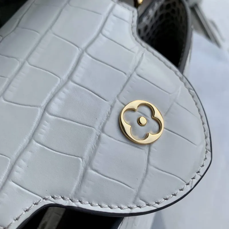 LV M48865 Louis Vuitton Capucines BB Kabelka Himaláje