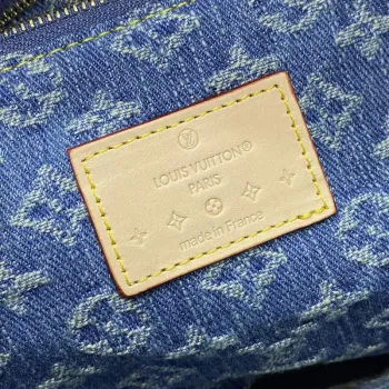 LV M24317 Louis Vuitton Pochette Cosmétique GM Modrá